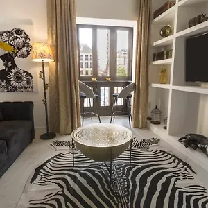  Aparthotel The Clock House Luxury Urban Spanien
