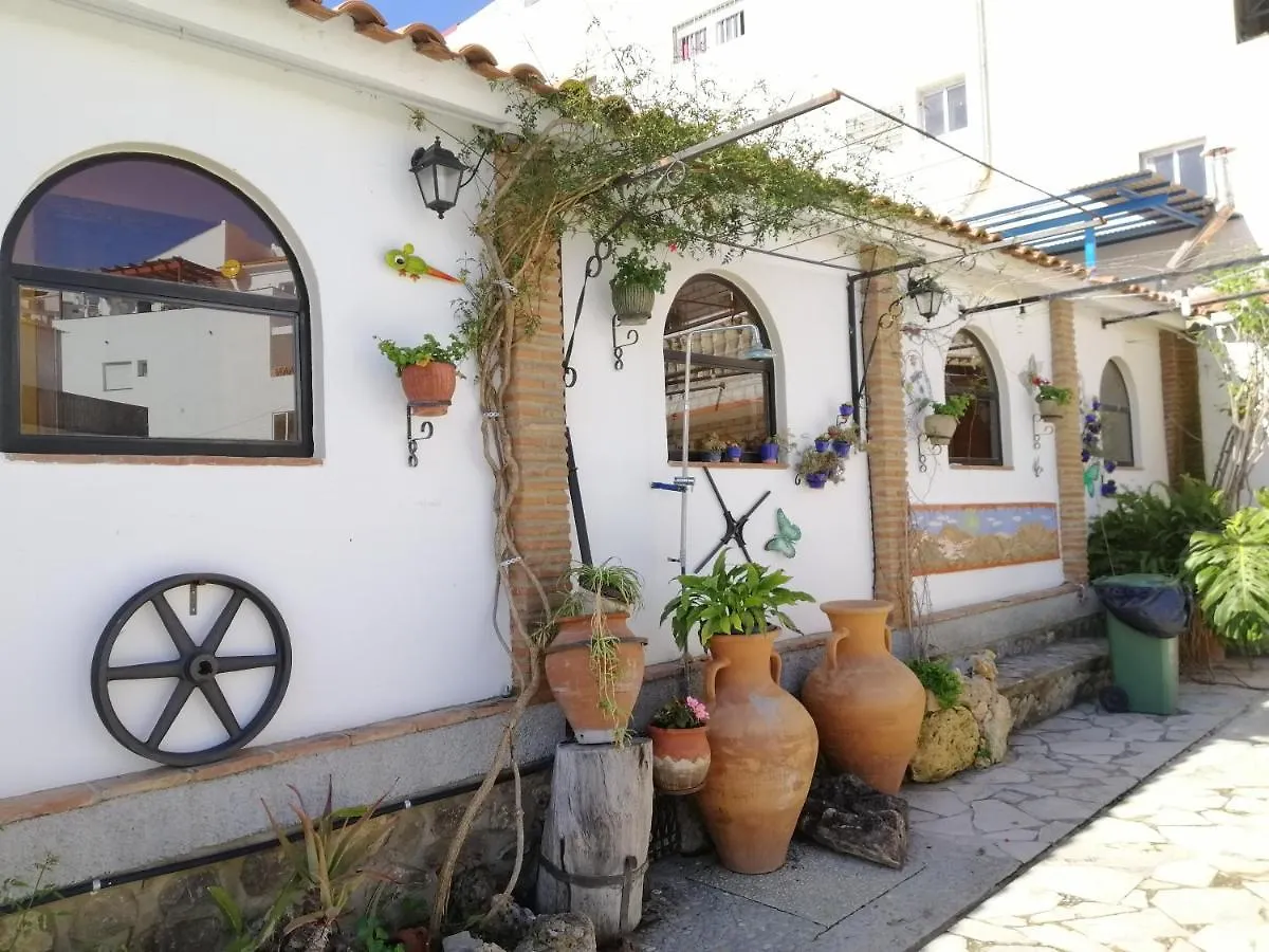 Casa Proyecto Pepe Bravo Bed & Breakfast Alozaina 0*,  İspanya