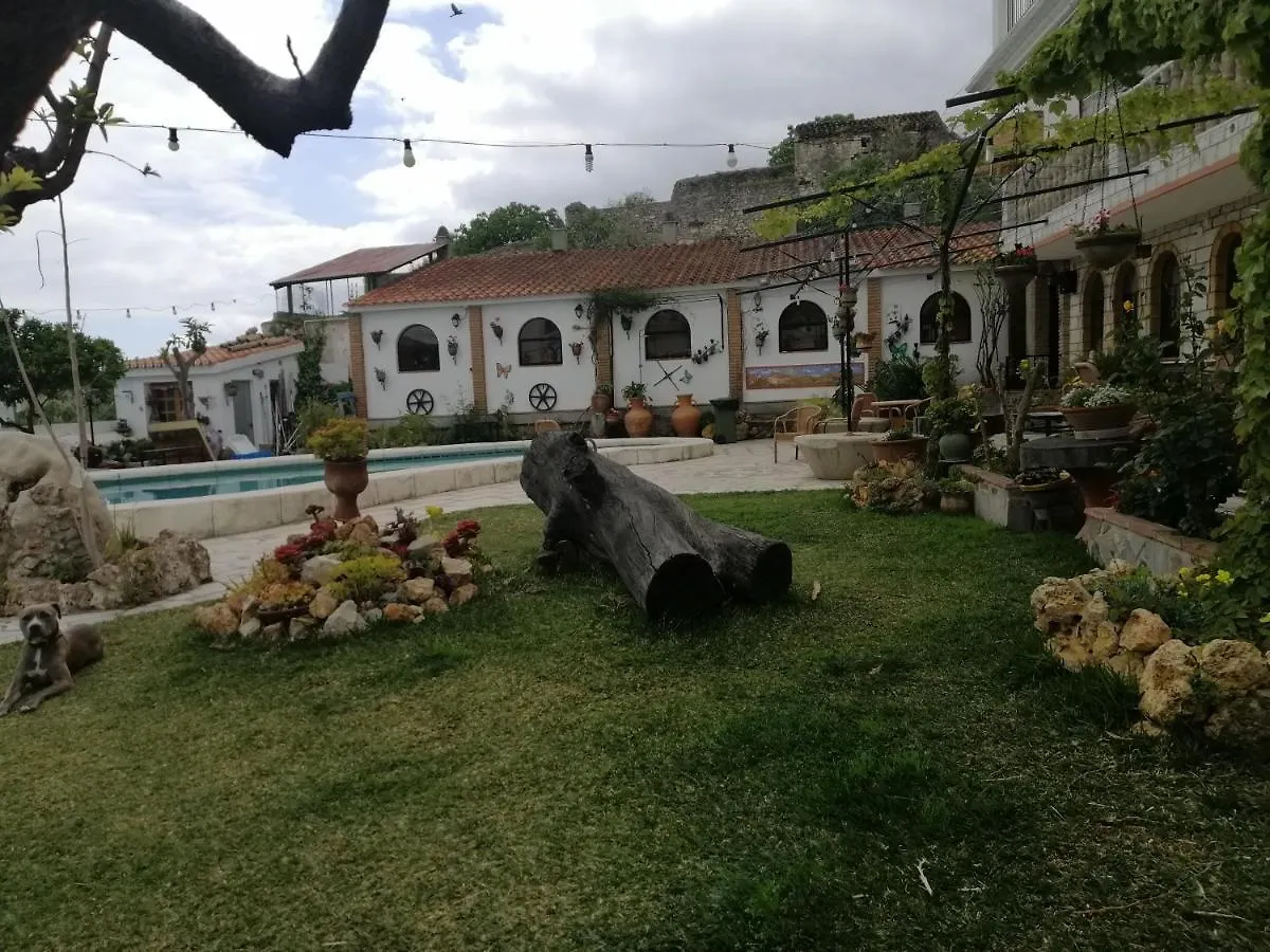 Casa Proyecto Pepe Bravo Bed & Breakfast Alozaina